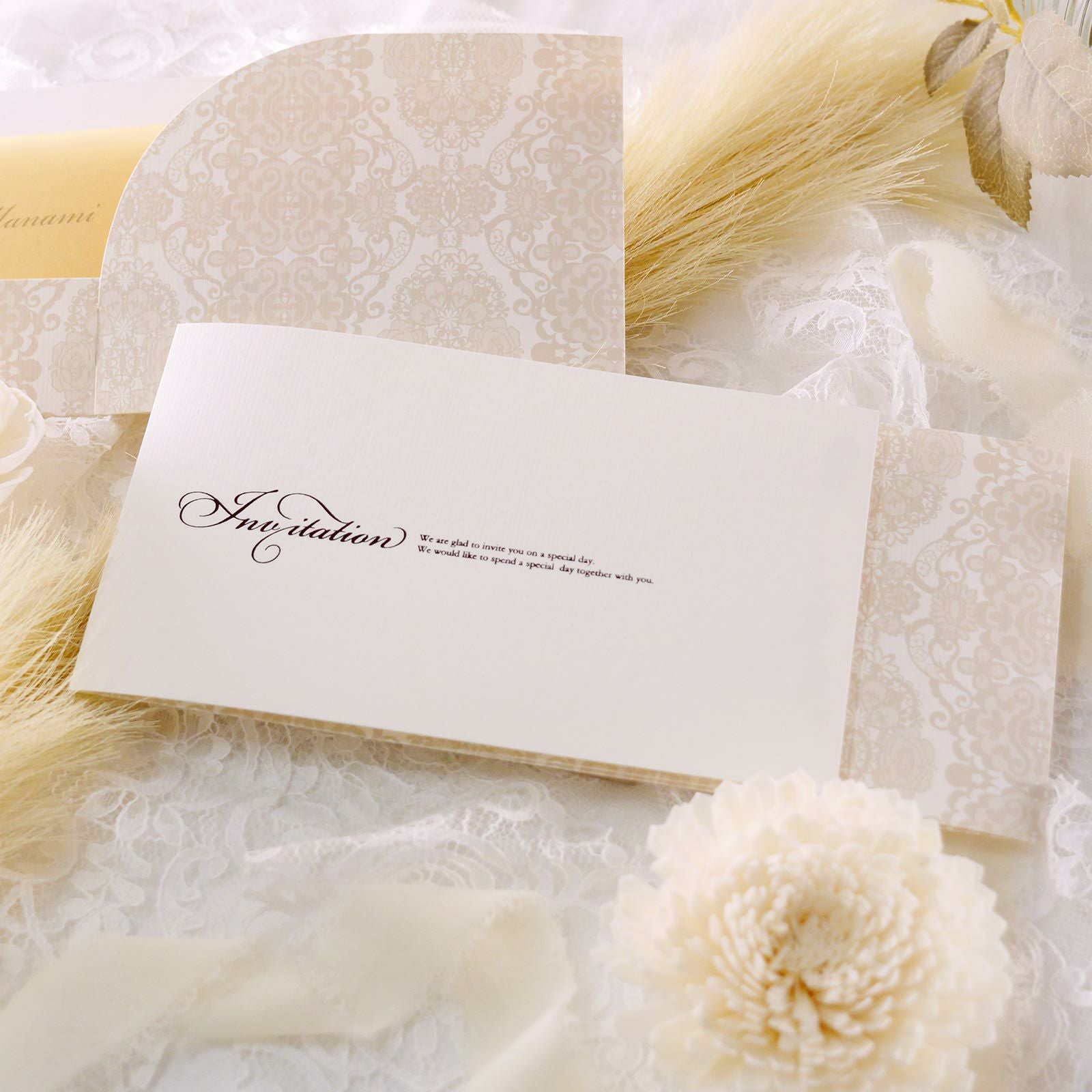 デザインやディティールにこだわった招待状