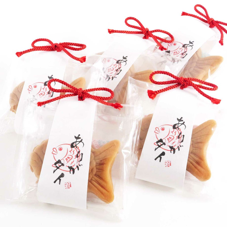 和風デザインのパッケージに入ったたい焼き饅頭