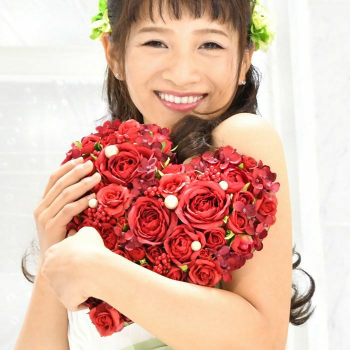 ハートのボードにお花をしきつめた花嫁の手紙