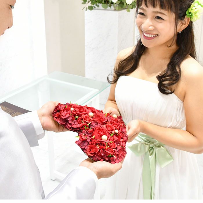 ラブレターボード「木製レーザー刻印ハートフラワー」 ｜結婚式