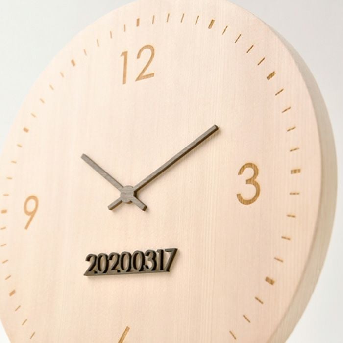 まるで時計のようなフォルム。実はこの時刻は、赤ちゃんが生まれた時間をさしています