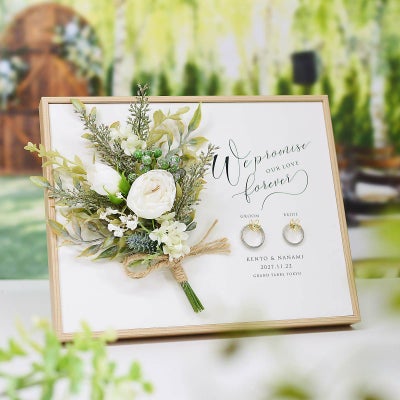 ホワイト×グリーン系のお花アレンジ付きリングボード