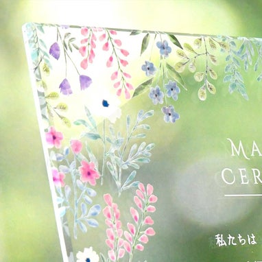 厚さ4mmのアクリルに直接UV印刷加工した軽量の結婚証明書