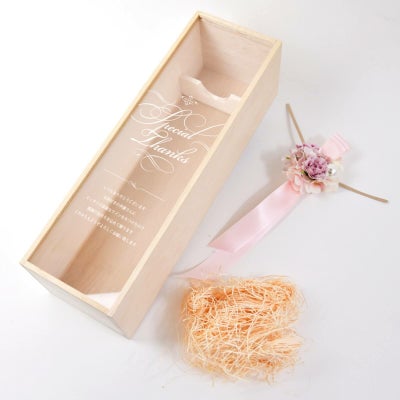 メッセージ入りワイン用木箱のピンクフラワーお届けの内容