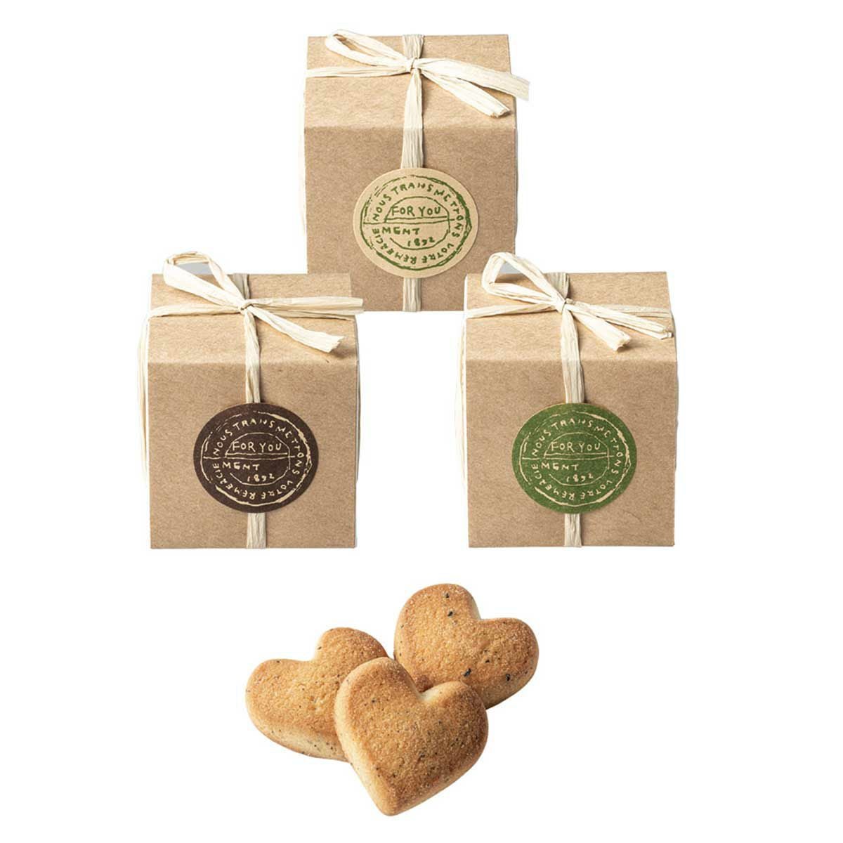 手作り感あふれる小箱型プチギフトはとってもナチュラルな雰囲気