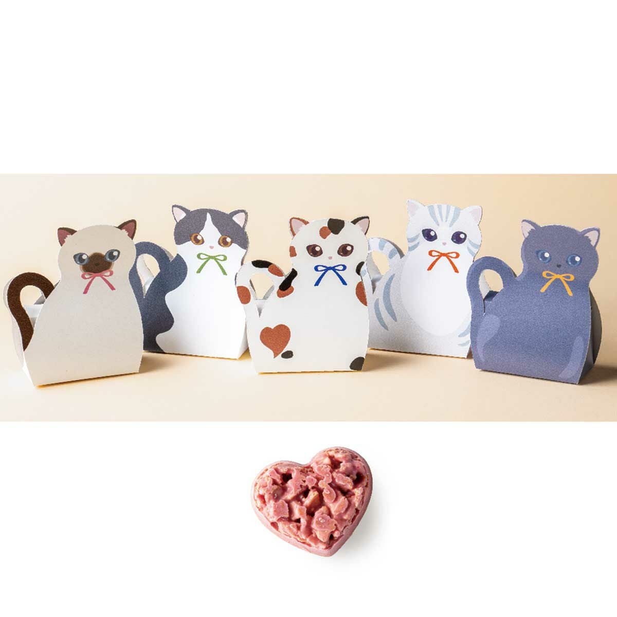 可愛い猫の形をしたパッケージのお菓子プチギフト