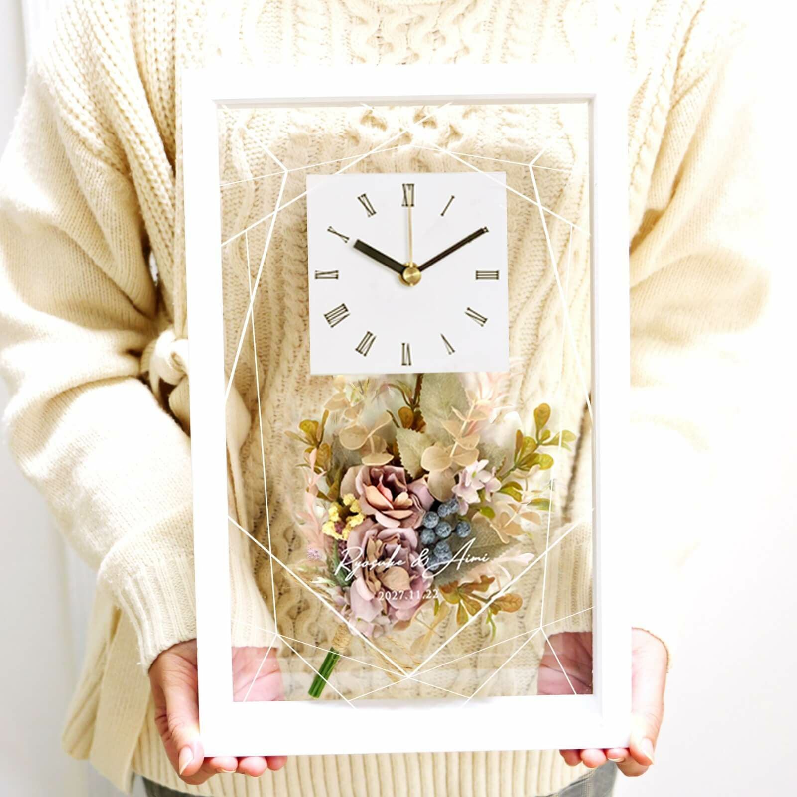 すべてにベストなサイズ感名入れフラワークリアクロック