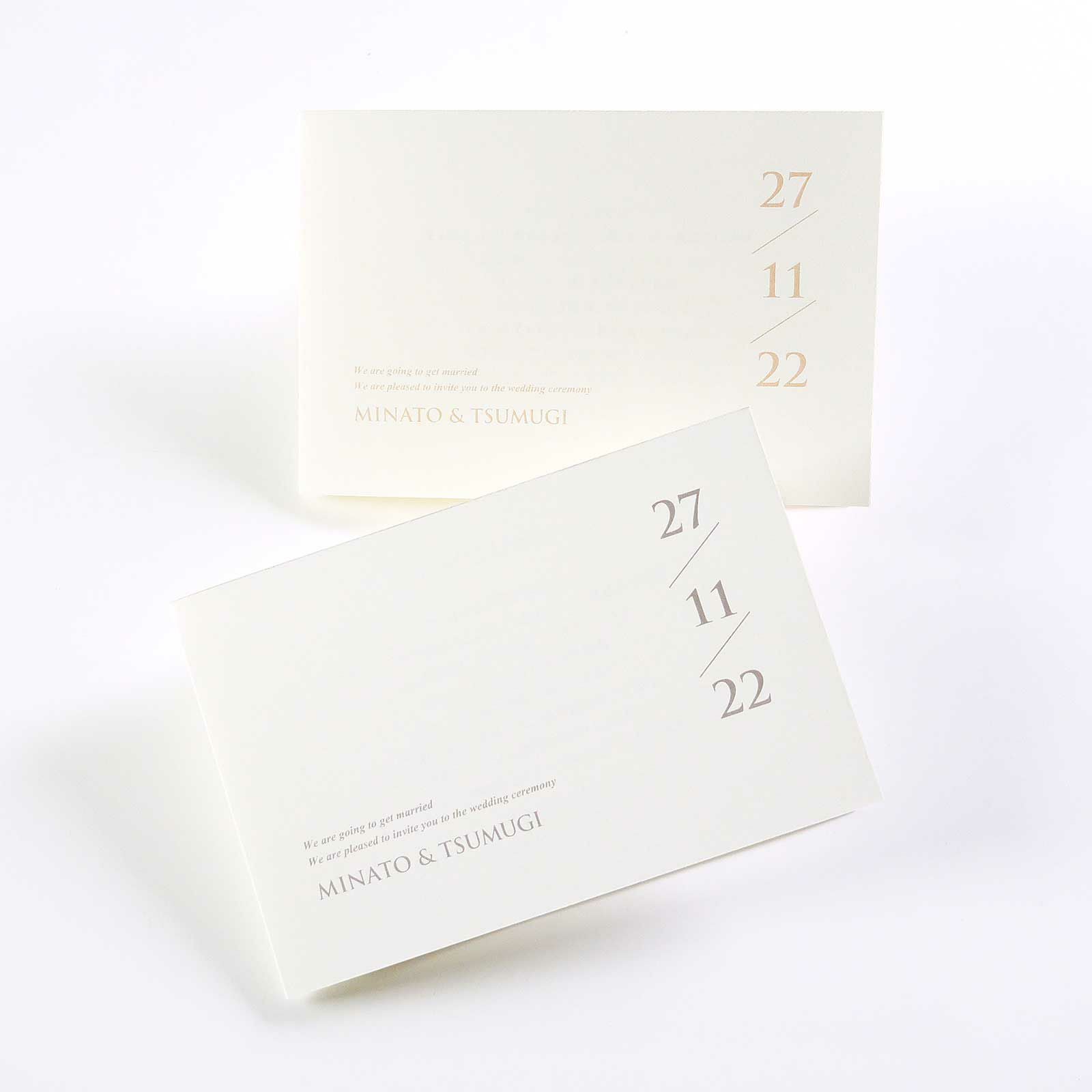 結婚式にふさわしい純白招待状