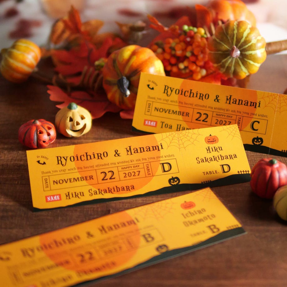 ハロウィンをテーマの結婚式にぴったりなエスコートカード