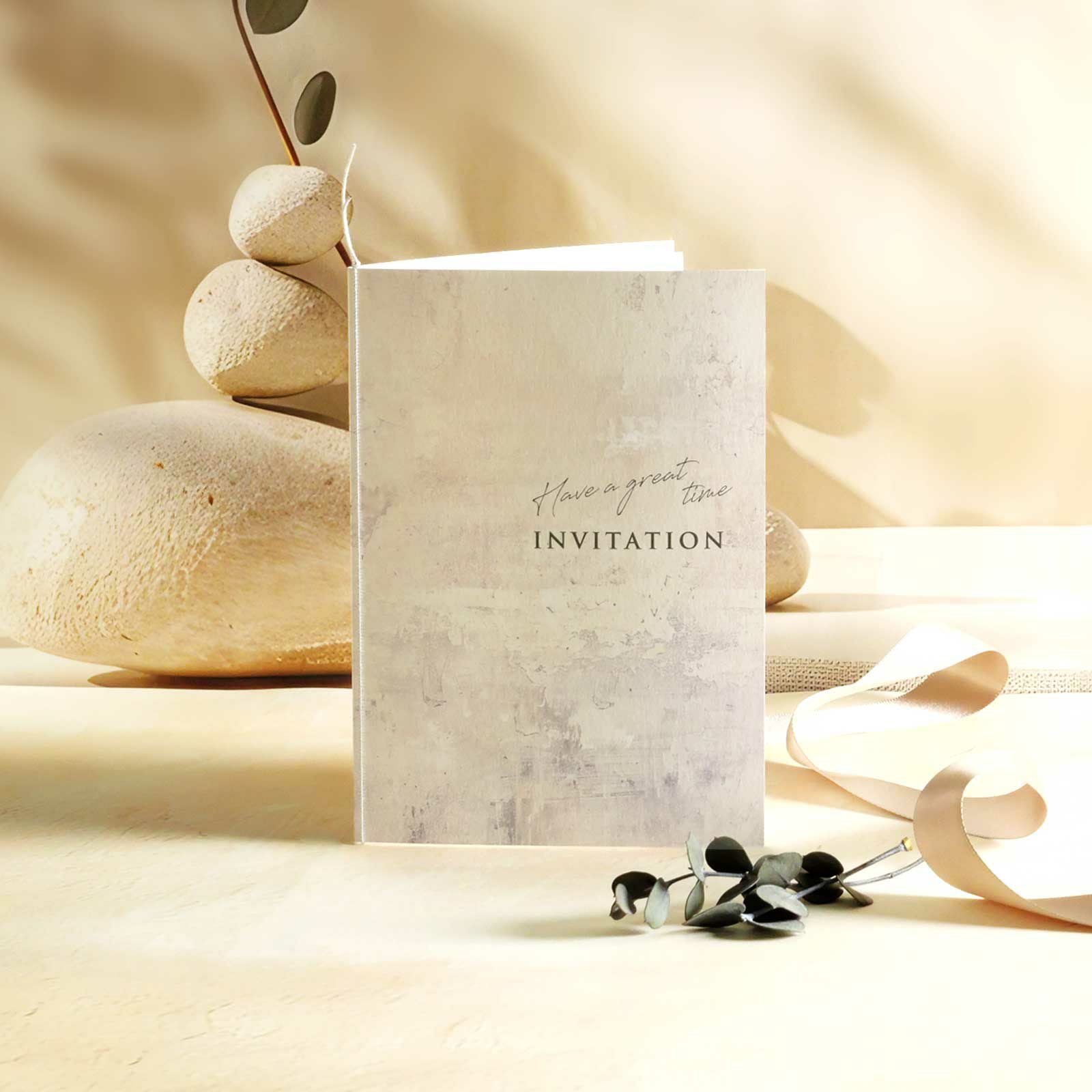 抽象美が彩る上質な完成品オーダー招待状