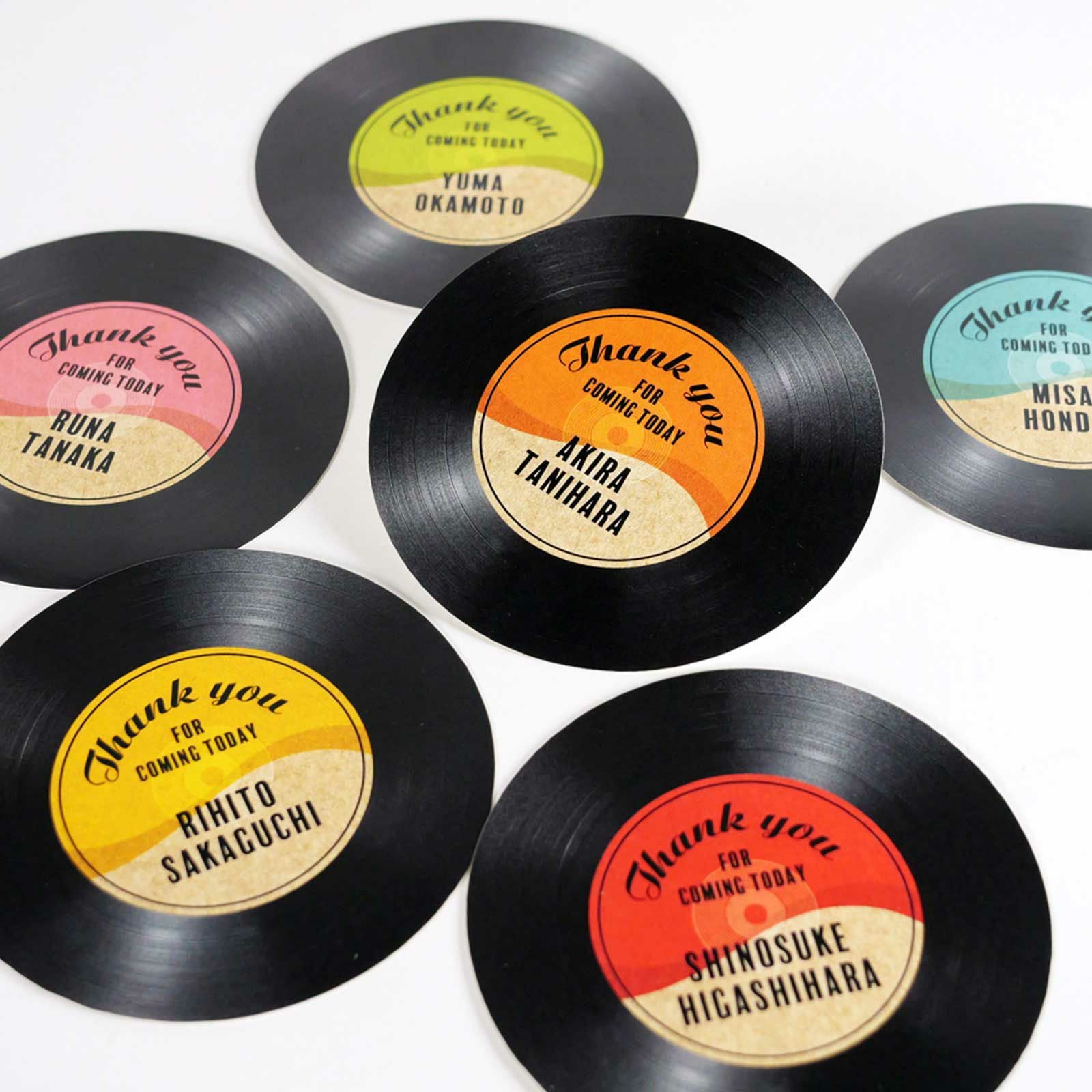 6種類のカラーアソートでお届けするレコード席札