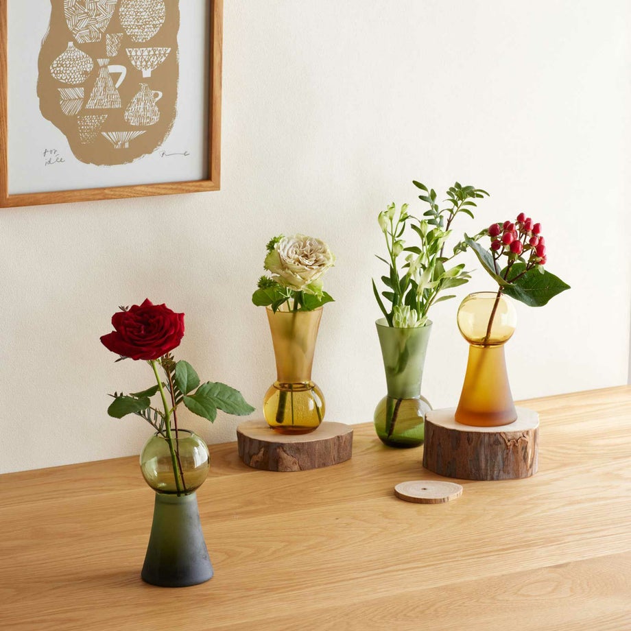 花瓶にお花を挿したイメージ