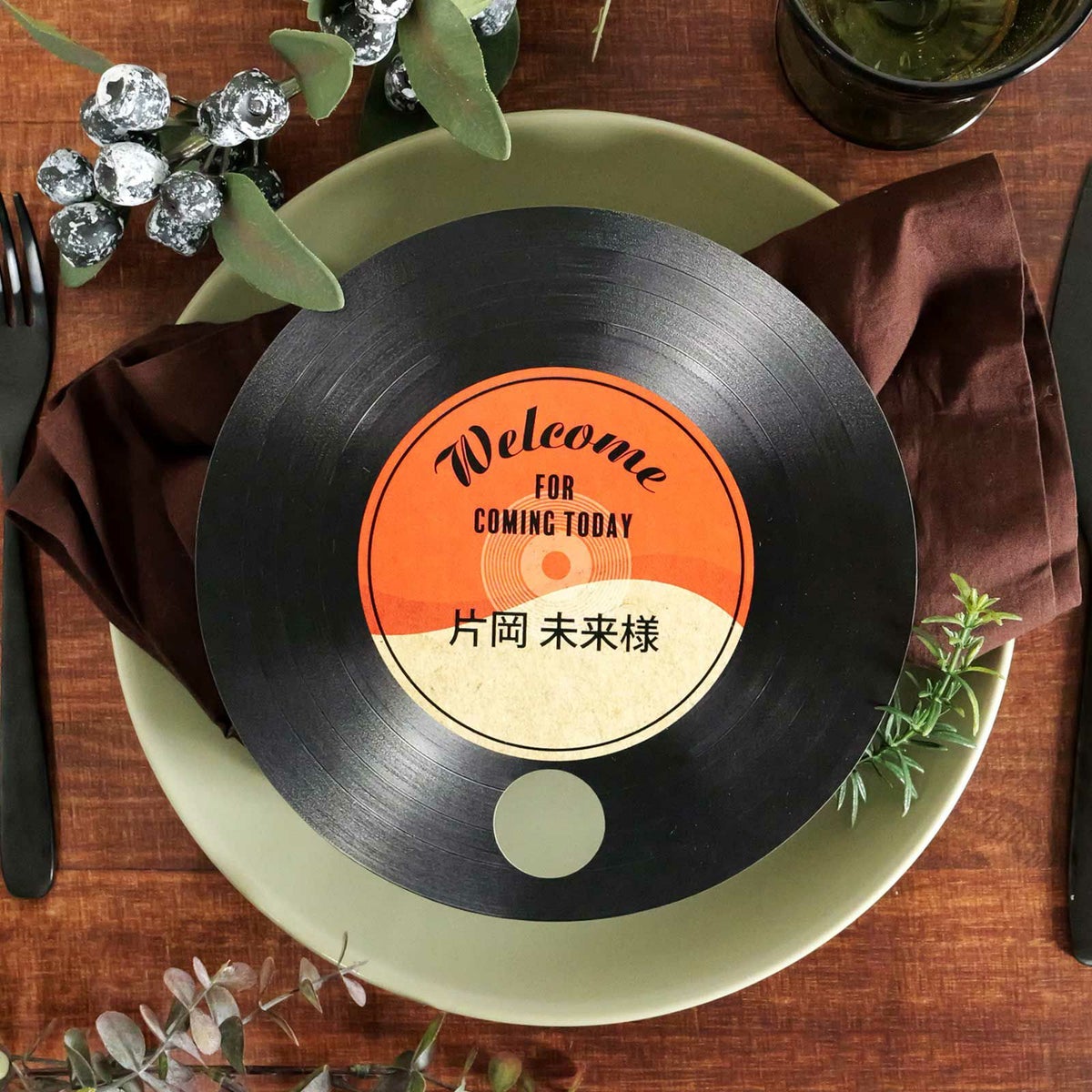 レコードの形をした結婚式の席札うちわ