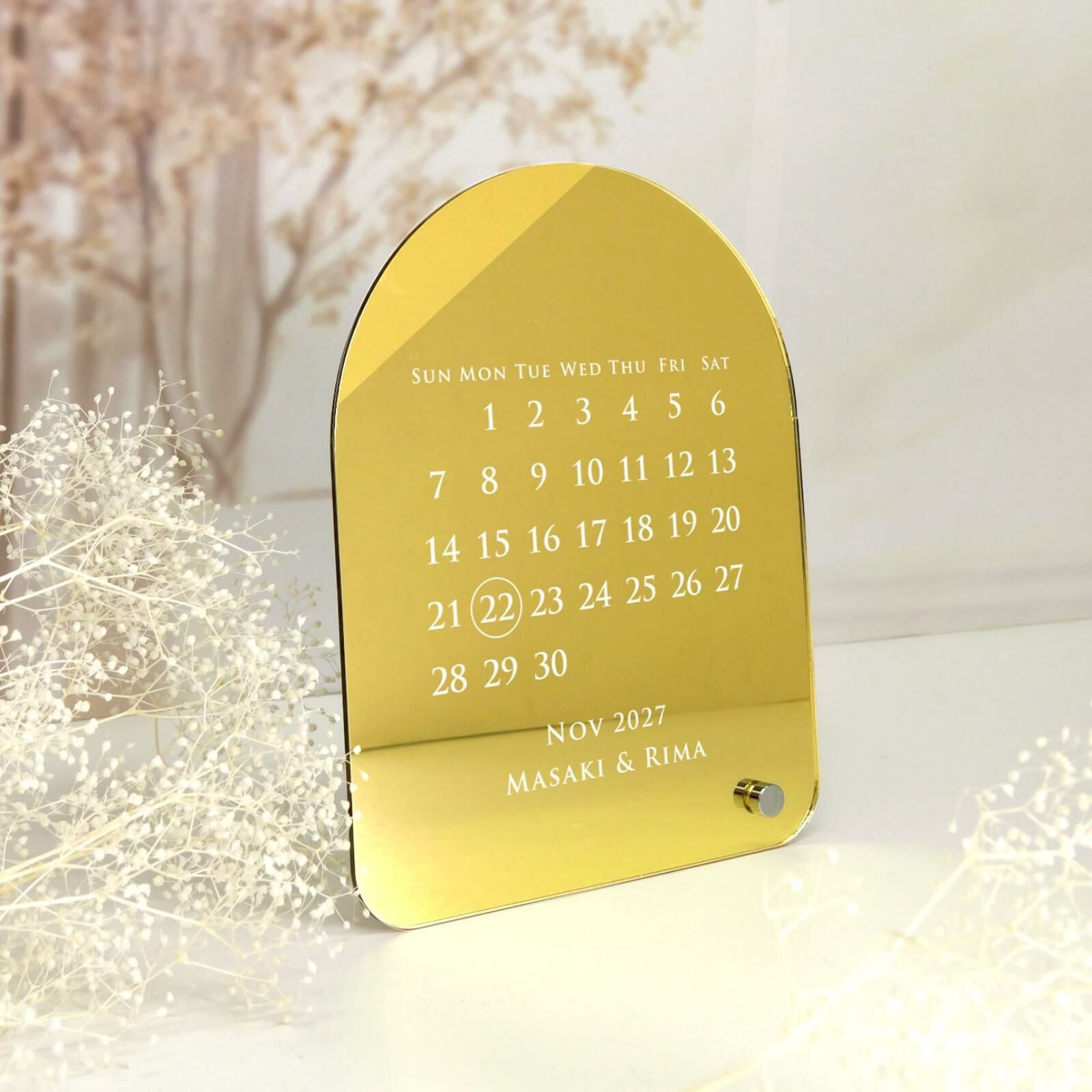 卓上カレンダーミラーボードは指定の日付に丸つけします