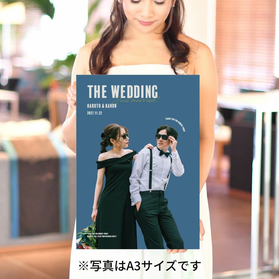 フォトパネル写真ウェルカムボードを持っている花嫁