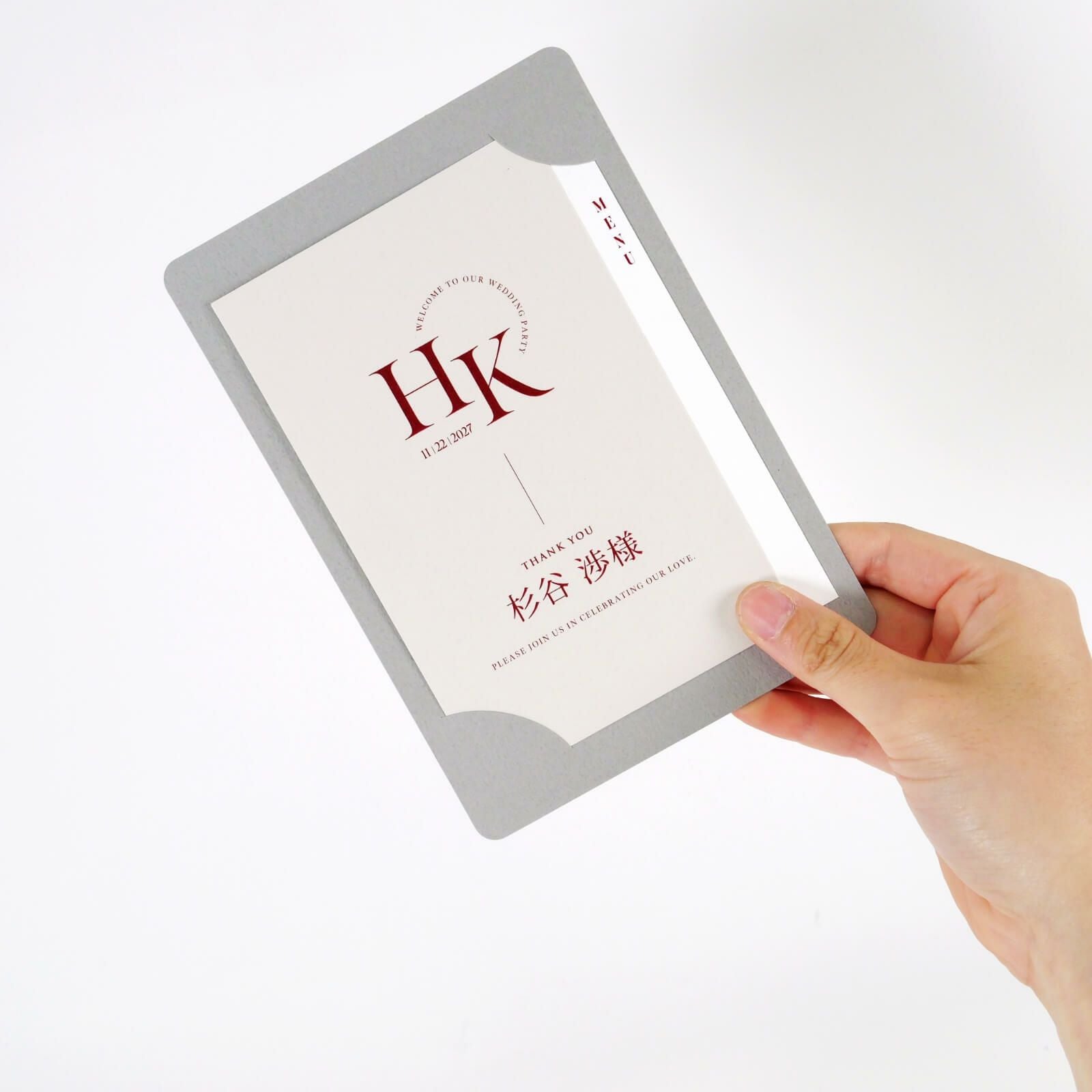 二人のイニシャルをおしゃれに配置したシンプルデザインの席札メニュー表