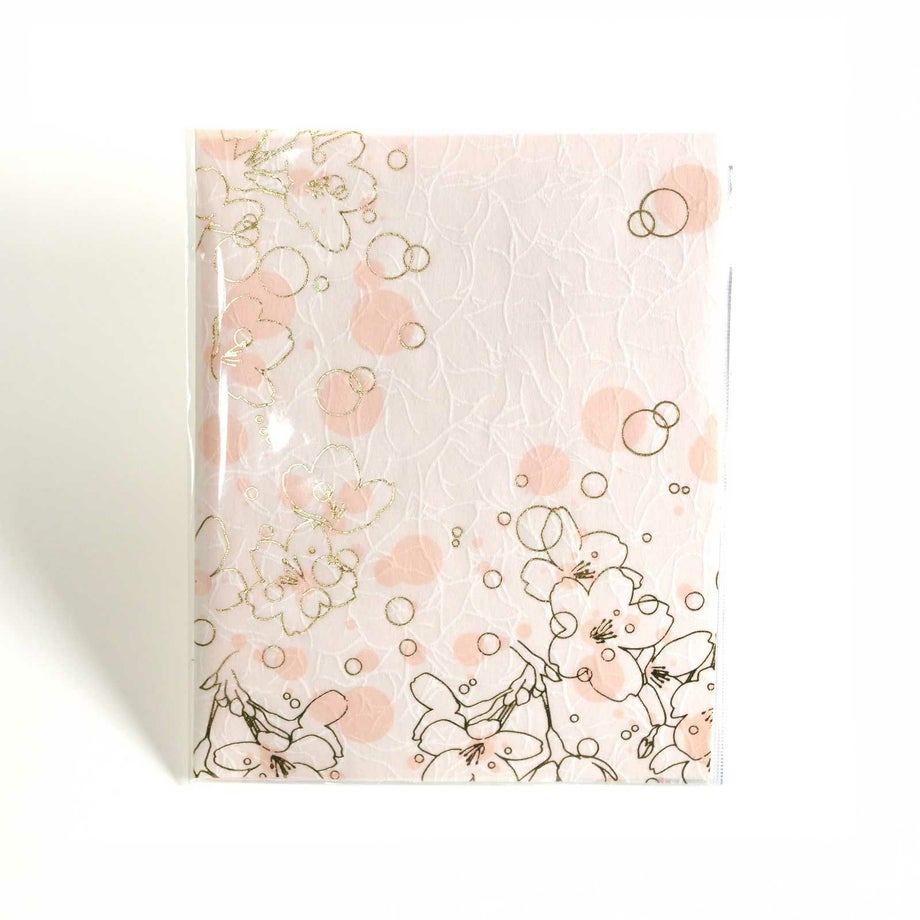 淡いピンクと桜の箔押しが美しく輝くプチギフト