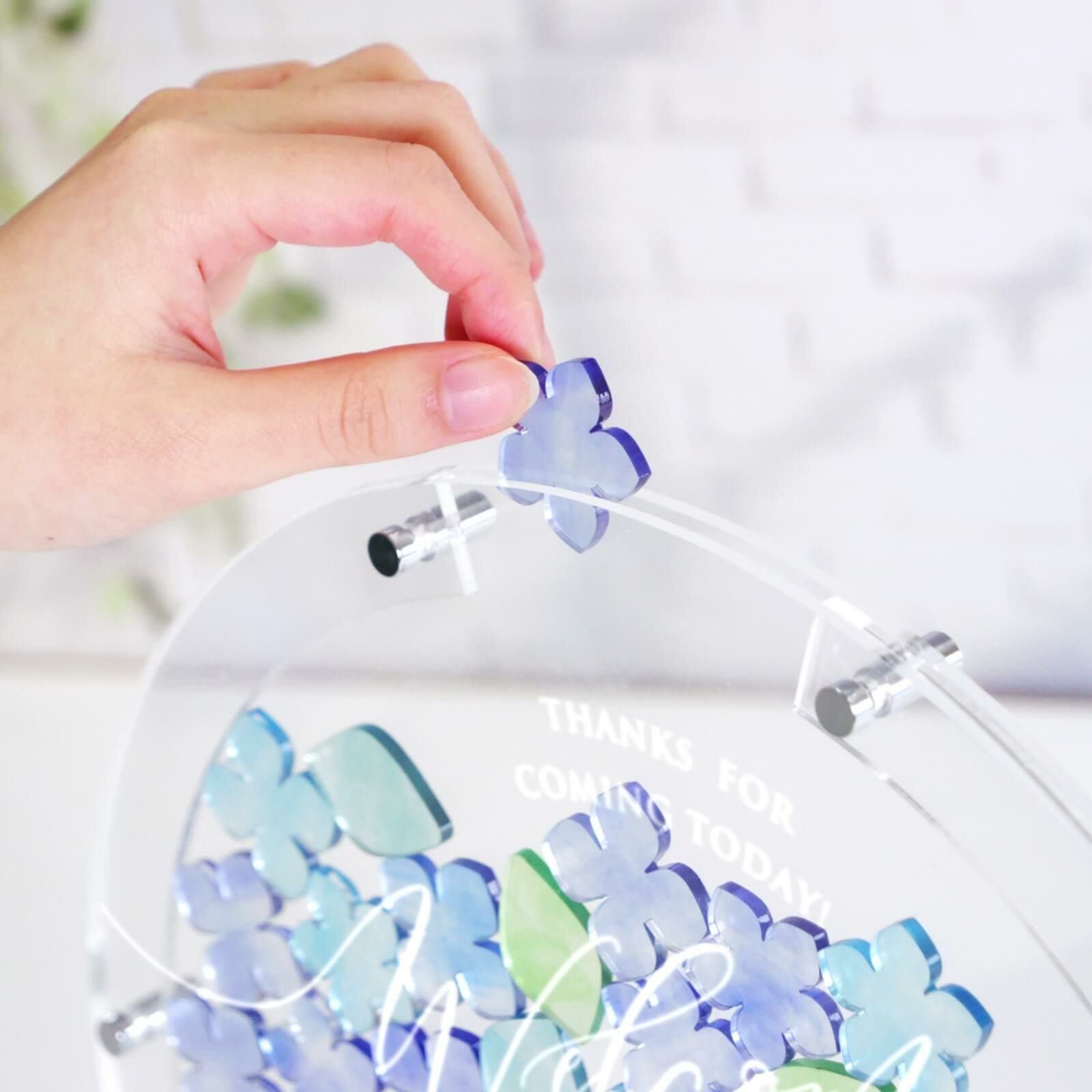 爽やかでみずみずしいあじさいのチップを入れるだけだから誰でも楽しく参加できる結婚証明書