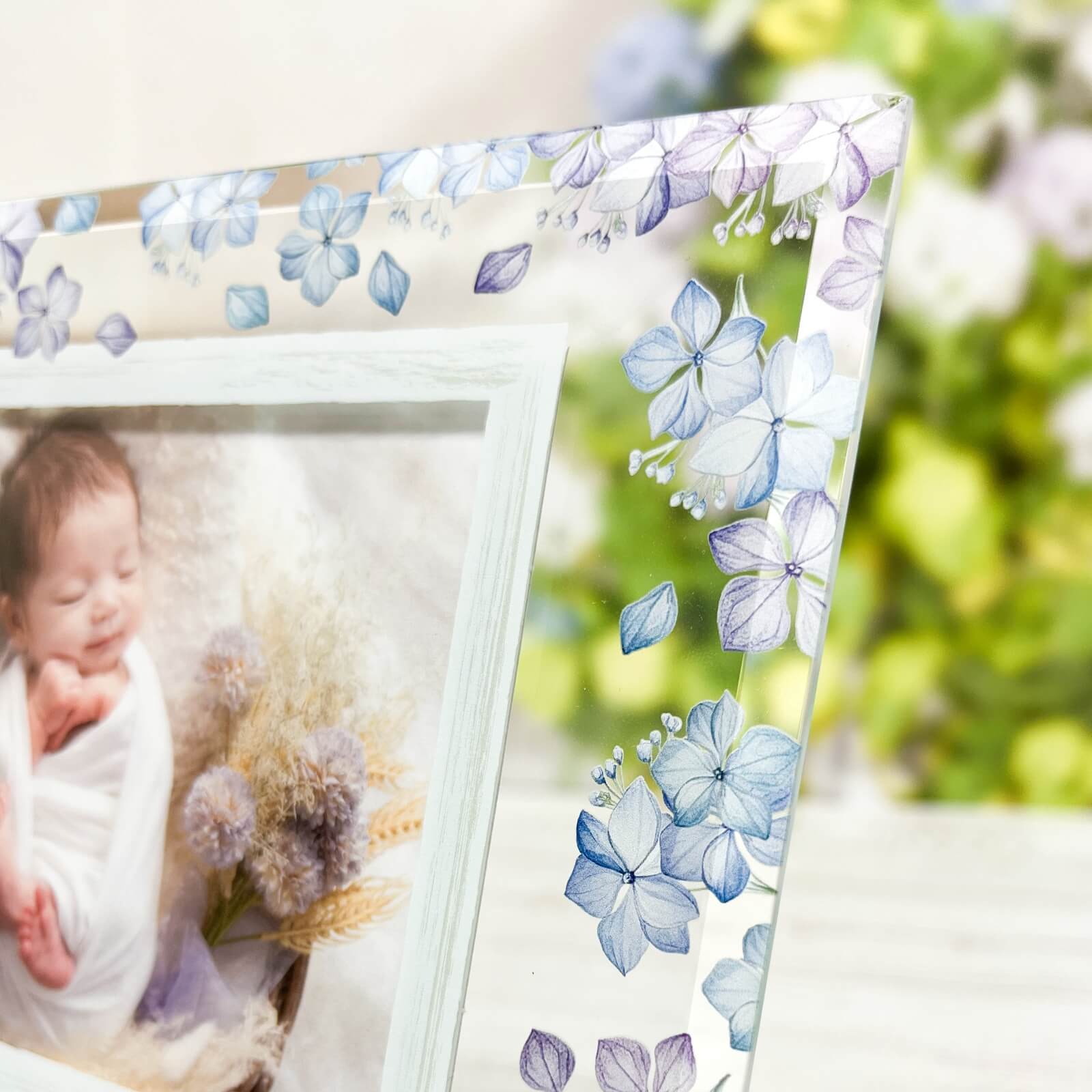 取り扱いやすいL判サイズが入れられるおしゃれな写真立て