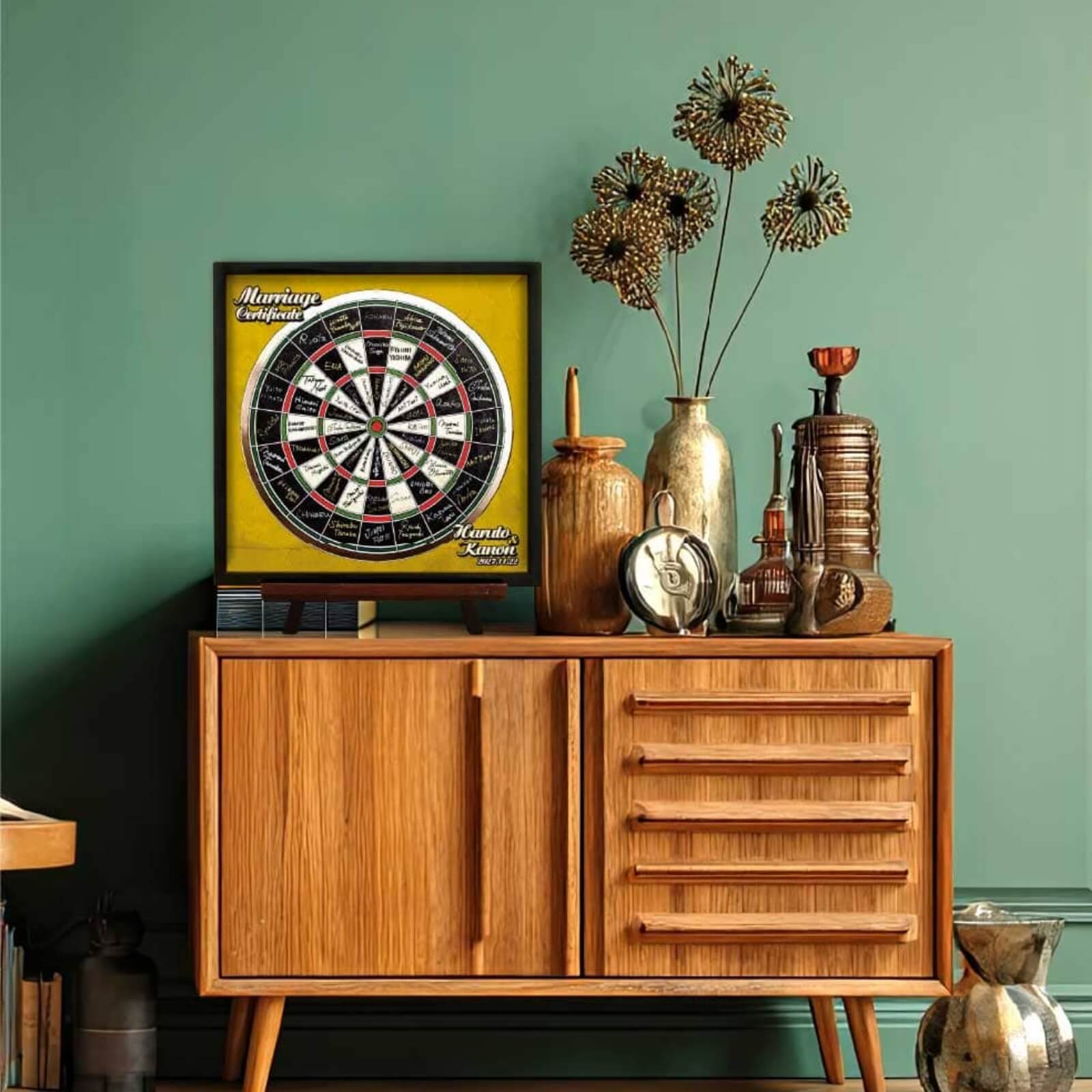 挙式後はおしゃれインテリアになるダーツデザインの結婚証明書