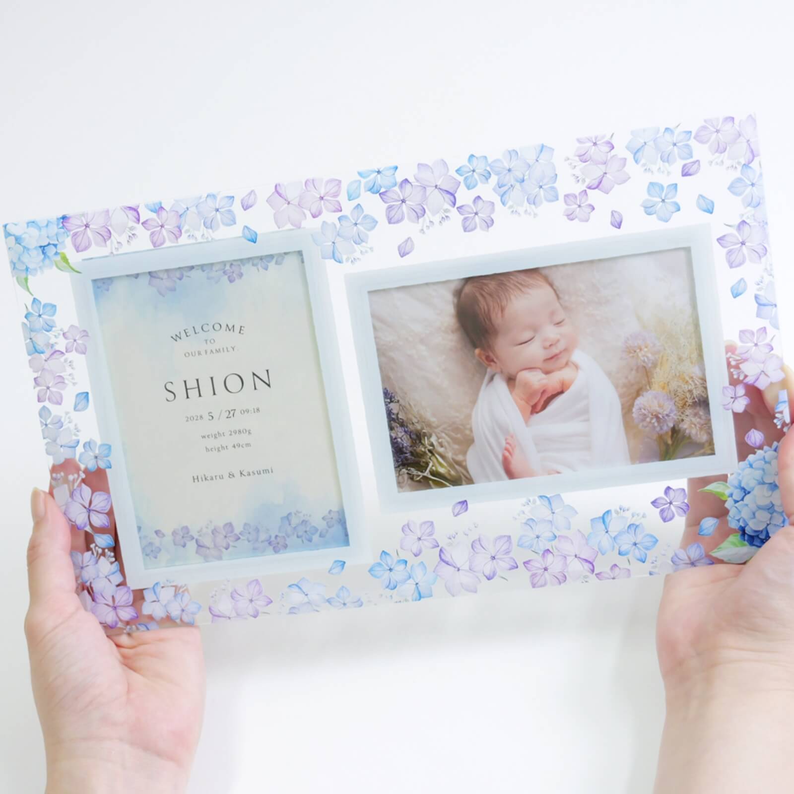 おしゃれでほどよいサイズ感のガラスの写真立て