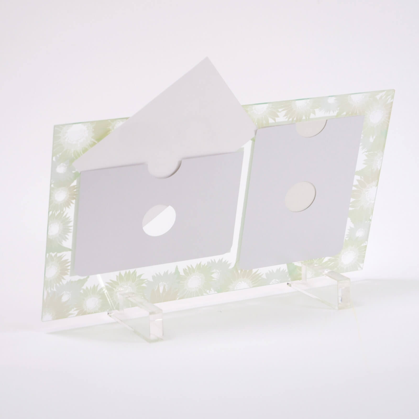 写真入れ替えが簡単な フォトフレーム仕様