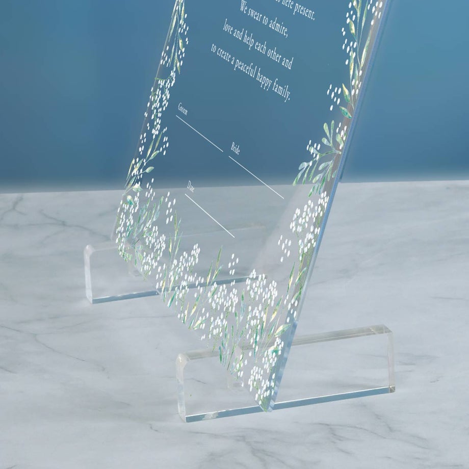 アクリルのスタンド付きでインテリアとして飾れる結婚証明書