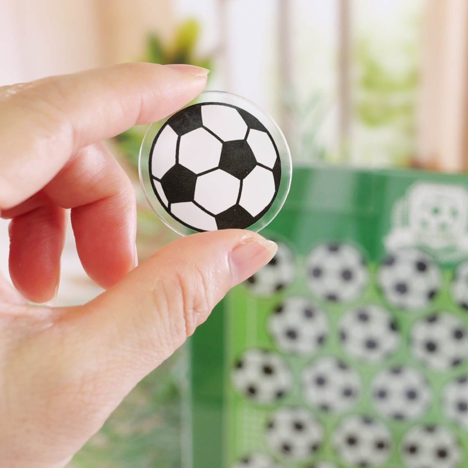 サッカーボールのチップを入れるだけ だからどなたでも気軽に楽しく参加できる